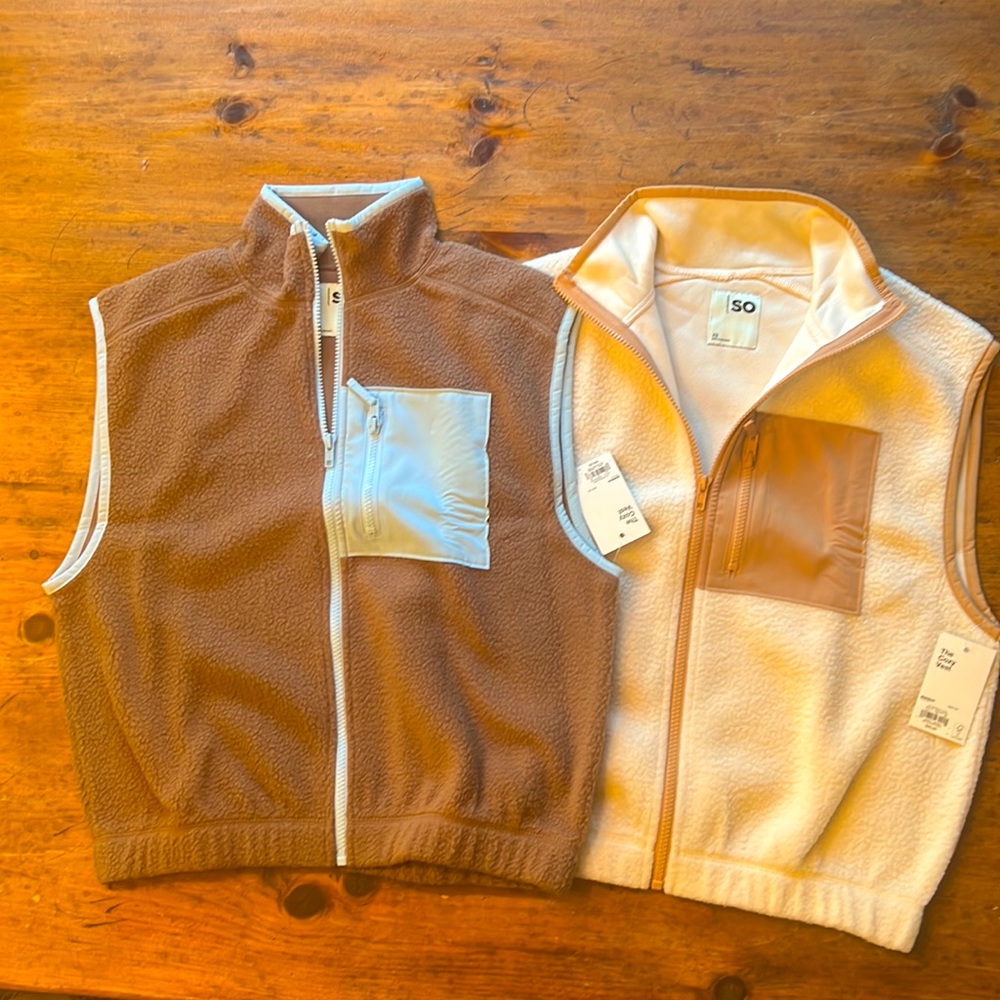 LOT 2 So by Kohl’s “the cozy vest” junior girls fleece zip up vests, XS